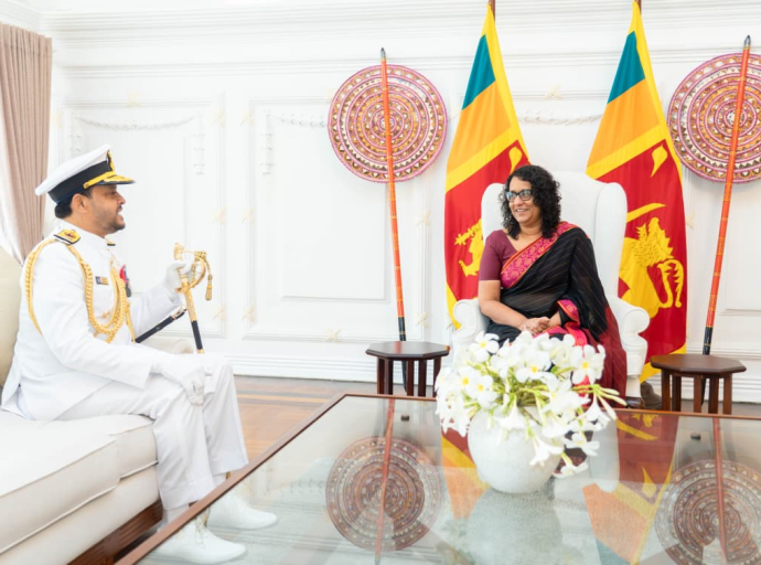 Newly Appointed Commander of the Sri Lanka Navy Meets Prime Minister